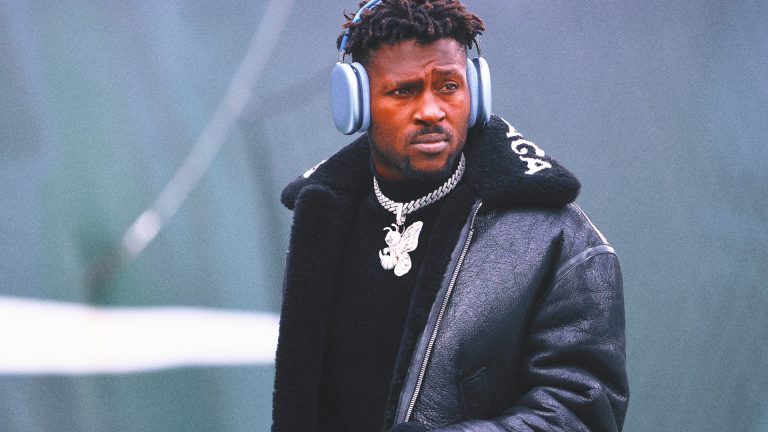 Ex-NFL star Antonio Brown wanted on attempted murder charge