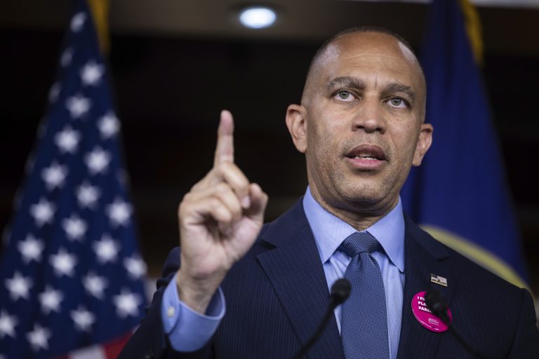 Democrats face an increasingly frustrated base over redistricting